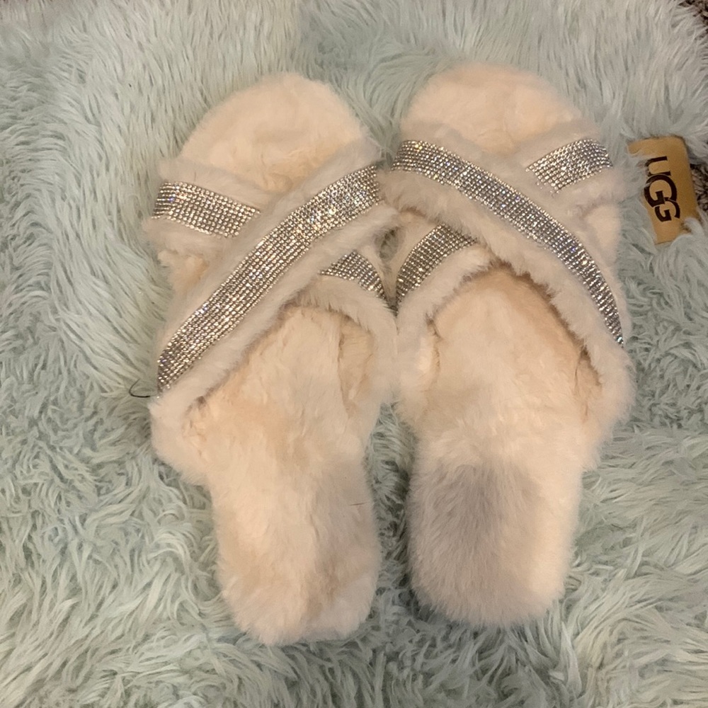 Women’s open toe rhinestone slippers
